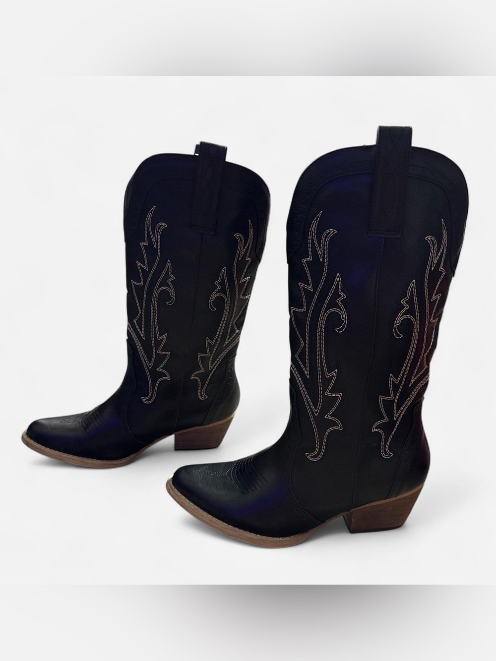 Rollda Women's Black Leather Western Boots with Embroidered Shaft. Size 8